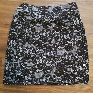 Lace pattern mini skirt